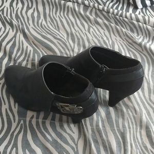Size 8 Black Xappeal Booties